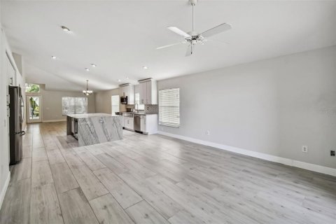 Villa ou maison à louer à Tampa, Floride: 3 chambres, 192.68 m2 № 2419169 - photo 9