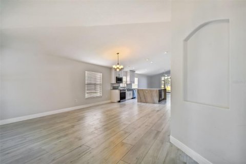 Villa ou maison à louer à Tampa, Floride: 3 chambres, 192.68 m2 № 2419169 - photo 3