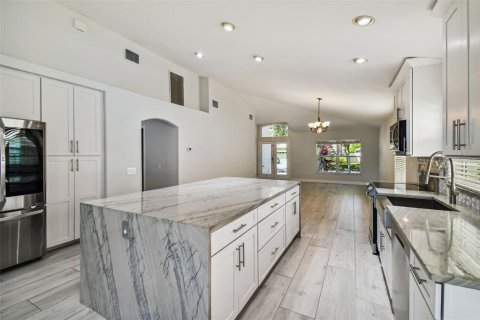 Villa ou maison à louer à Tampa, Floride: 3 chambres, 192.68 m2 № 2419169 - photo 7