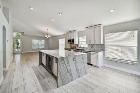 Villa ou maison à louer à Tampa, Floride: 3 chambres, 192.68 m2 № 2419169 - photo 8