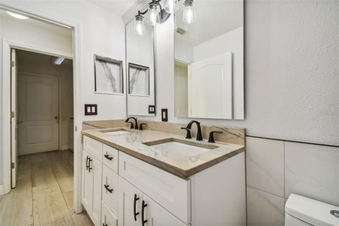 Villa ou maison à louer à Tampa, Floride: 3 chambres, 192.68 m2 № 2419169 - photo 27