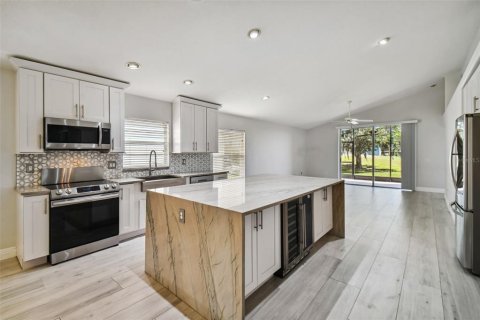 Villa ou maison à louer à Tampa, Floride: 3 chambres, 192.68 m2 № 2419169 - photo 5