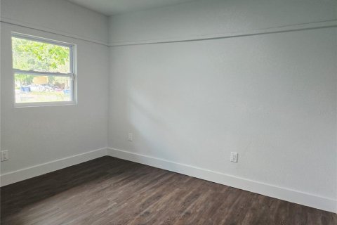 Villa ou maison à vendre à Tampa, Floride: 4 chambres, 107.02 m2 № 2344710 - photo 15