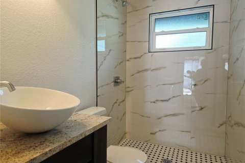 Villa ou maison à vendre à Tampa, Floride: 4 chambres, 107.02 m2 № 2344710 - photo 17