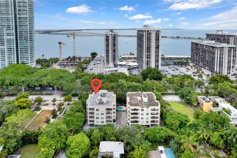 Condominio en venta en Miami, Florida, 2 dormitorios, 81.75 m2 № 1888185 - foto 2