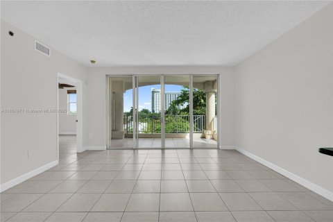 Condominio en venta en Miami, Florida, 2 dormitorios, 81.75 m2 № 1888185 - foto 5