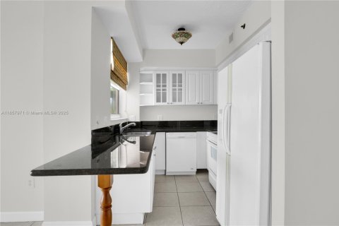 Condominio en venta en Miami, Florida, 2 dormitorios, 81.75 m2 № 1888185 - foto 10