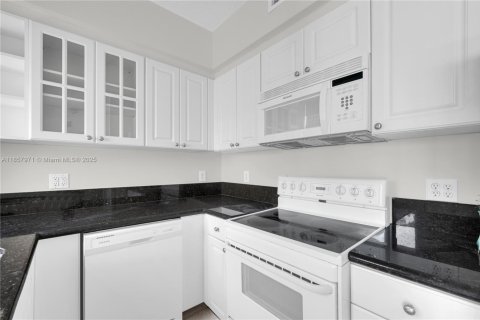 Condominio en venta en Miami, Florida, 2 dormitorios, 81.75 m2 № 1888185 - foto 11