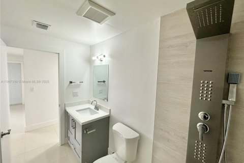 Villa ou maison à vendre à Hollywood, Floride: 3 chambres, 96.99 m2 № 1966515 - photo 20