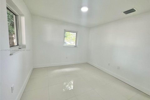 Villa ou maison à vendre à Hollywood, Floride: 3 chambres, 96.99 m2 № 1966515 - photo 15