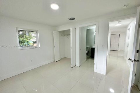 Villa ou maison à vendre à Hollywood, Floride: 3 chambres, 96.99 m2 № 1966515 - photo 4