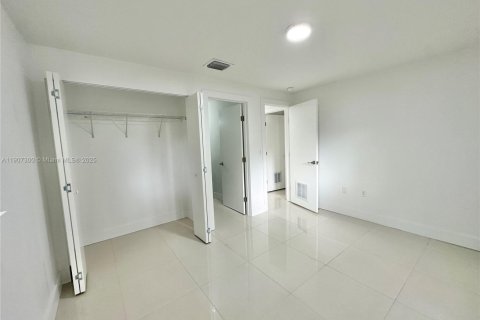 Villa ou maison à vendre à Hollywood, Floride: 3 chambres, 96.99 m2 № 1966515 - photo 5