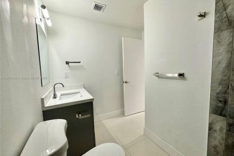 Villa ou maison à vendre à Hollywood, Floride: 3 chambres, 96.99 m2 № 1966515 - photo 11