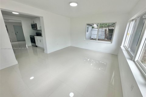 Villa ou maison à vendre à Hollywood, Floride: 3 chambres, 96.99 m2 № 1966515 - photo 25