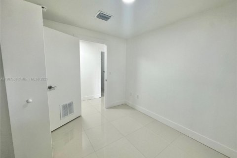 Villa ou maison à vendre à Hollywood, Floride: 3 chambres, 96.99 m2 № 1966515 - photo 12