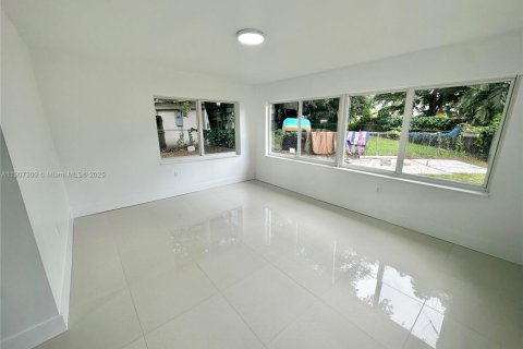 Villa ou maison à vendre à Hollywood, Floride: 3 chambres, 96.99 m2 № 1966515 - photo 27