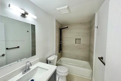 Villa ou maison à vendre à Hollywood, Floride: 3 chambres, 96.99 m2 № 1966515 - photo 19