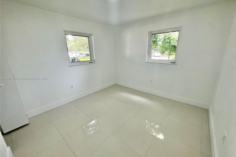 Villa ou maison à vendre à Hollywood, Floride: 3 chambres, 96.99 m2 № 1966515 - photo 7