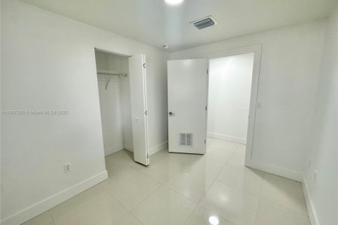 Villa ou maison à vendre à Hollywood, Floride: 3 chambres, 96.99 m2 № 1966515 - photo 16