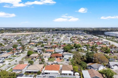 Casa en venta en Homestead, Florida, 3 dormitorios, 107.49 m2 № 2066668 - foto 25