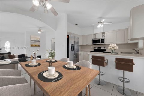 Casa en venta en Homestead, Florida, 3 dormitorios, 107.49 m2 № 2066668 - foto 5