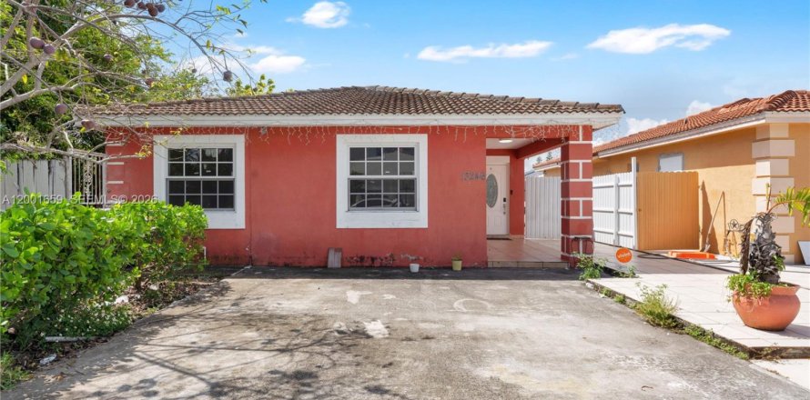 Casa en Homestead, Florida 3 dormitorios, 107.49 m2 № 2066668