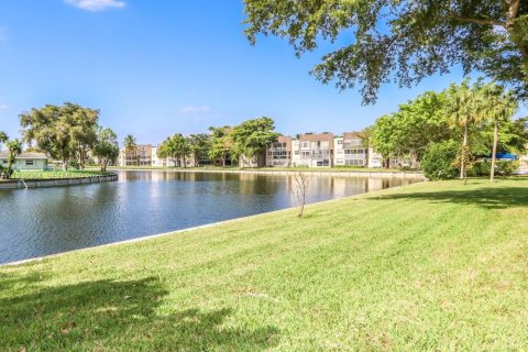 Condo in Tamarac, Florida, 1 bedroom  № 2186034 - photo 14