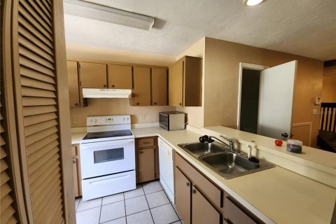 Touwnhouse à louer à Gainesville, Floride: 2 chambres, 94.39 m2 № 2097160 - photo 2