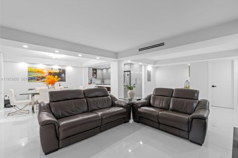 Купить кондоминиум в Майами, Флорида 3 спальни, 171.68м2, № 2010018 - фото 8