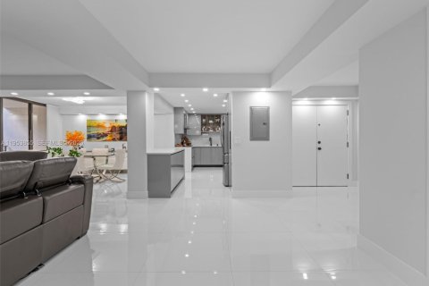 Купить кондоминиум в Майами, Флорида 3 спальни, 171.68м2, № 2010018 - фото 10