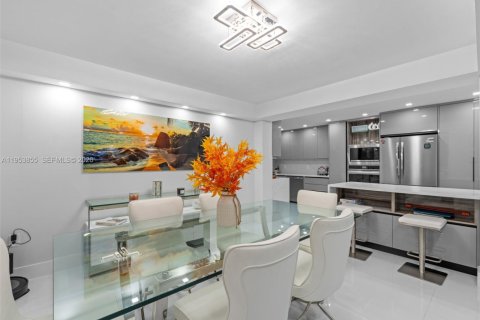 Купить кондоминиум в Майами, Флорида 3 спальни, 171.68м2, № 2010018 - фото 17