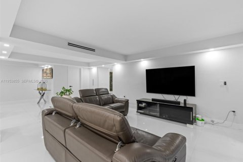 Купить кондоминиум в Майами, Флорида 3 спальни, 171.68м2, № 2010018 - фото 16