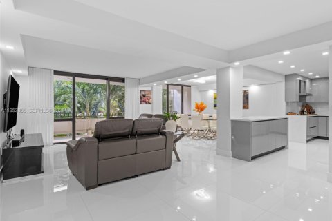 Купить кондоминиум в Майами, Флорида 3 спальни, 171.68м2, № 2010018 - фото 9