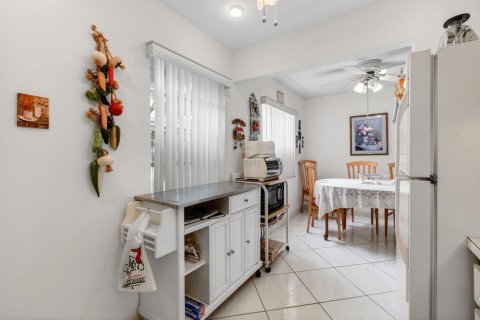 Condo in Delray Beach, Florida, 2 bedrooms  № 2190887 - photo 17