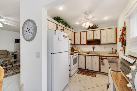 Condo in Delray Beach, Florida, 2 bedrooms  № 2190887 - photo 12