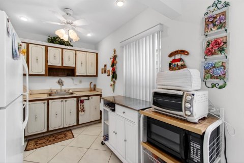 Condo in Delray Beach, Florida, 2 bedrooms  № 2190887 - photo 13