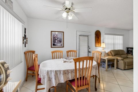 Condo in Delray Beach, Florida, 2 bedrooms  № 2190887 - photo 11