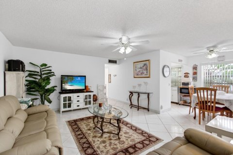 Condo in Delray Beach, Florida, 2 bedrooms  № 2190887 - photo 8