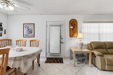 Condo in Delray Beach, Florida, 2 bedrooms  № 2190887 - photo 4
