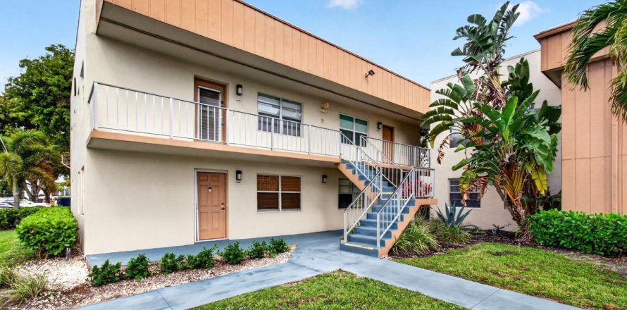 Condo in Delray Beach, Florida, 2 bedrooms  № 2190887