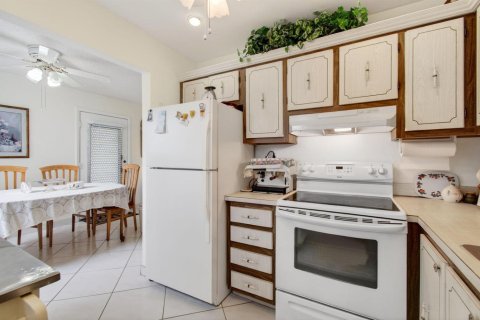 Condo in Delray Beach, Florida, 2 bedrooms  № 2190887 - photo 16