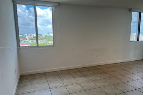 Condo in Miami, Florida, 2 bedrooms  № 2053071 - photo 6