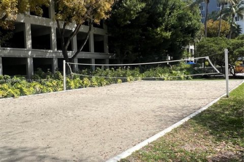 Condo in Miami, Florida, 2 bedrooms  № 2053071 - photo 25