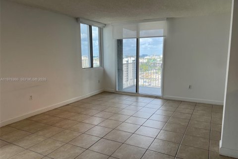 Condo in Miami, Florida, 2 bedrooms  № 2053071 - photo 7
