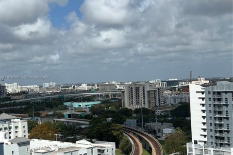 Condo in Miami, Florida, 2 bedrooms  № 2053071 - photo 4