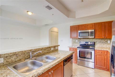 Снять в аренду таунхаус в Пемброк-Пайнс, Флорида 3 спальни, 140.47м2, № 1995091 - фото 14