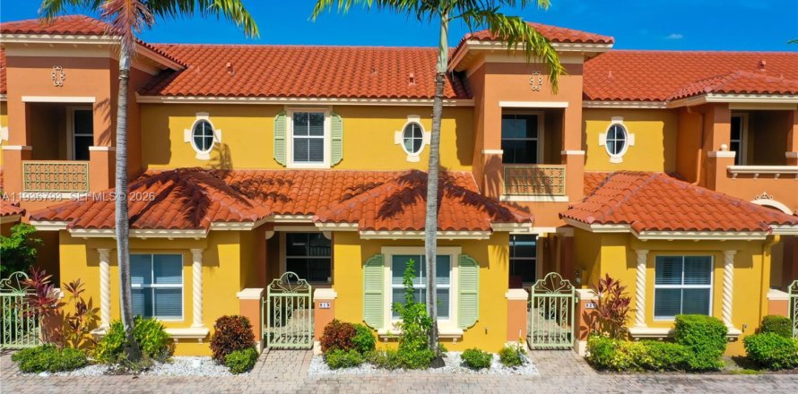 Таунхаус в Пемброк-Пайнс, Флорида 3 спальни, 140.47м2 № 1995091