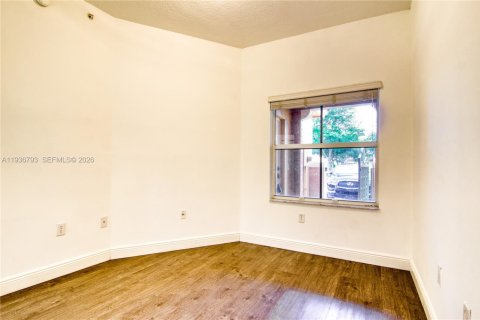 Снять в аренду таунхаус в Пемброк-Пайнс, Флорида 3 спальни, 140.47м2, № 1995091 - фото 21