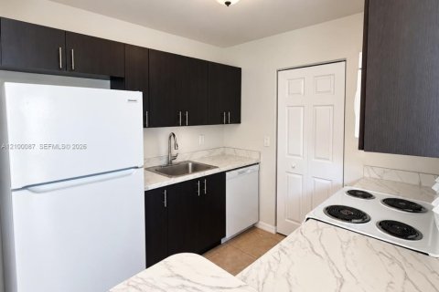 Touwnhouse à louer à Florida City, Floride: 3 chambres, 115.76 m2 № 2402099 - photo 4