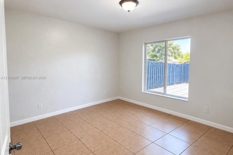 Touwnhouse à louer à Florida City, Floride: 3 chambres, 115.76 m2 № 2402099 - photo 7